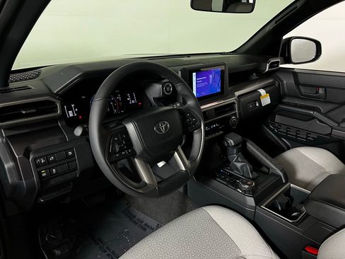 Used 2026 Toyota 4Runner SR5 AWD/4WD image 12