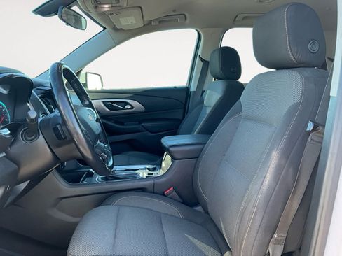 Used 2019 Chevrolet Traverse LT FWD image 9