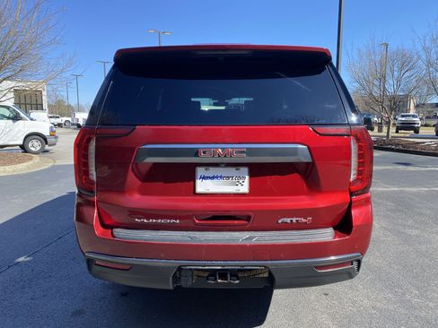 Used 2022 GMC Yukon XL AT4 image 8