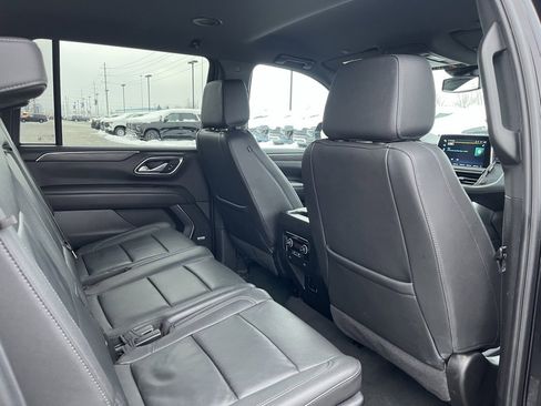 Used 2024 Chevrolet Suburban LT image 28
