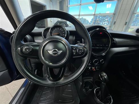 Used 2016 MINI Cooper 4-Door Hardtop image 14