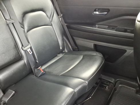 Used 2022 Nissan Pathfinder SV image 24