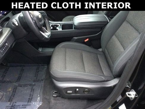 Used 2025 Chevrolet Traverse LT image 9