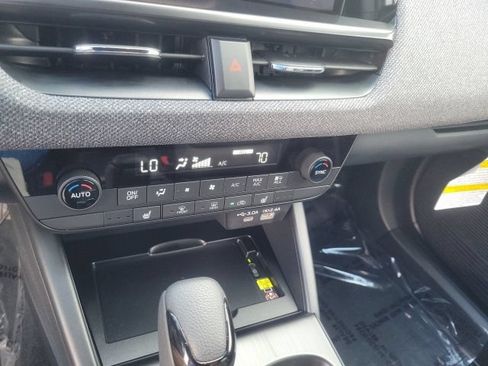 Used 2026 Subaru Outback Premium AWD/4WD image 20