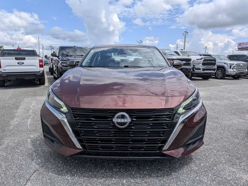 Used 2025 Nissan Altima 2.5 SV FWD image 8
