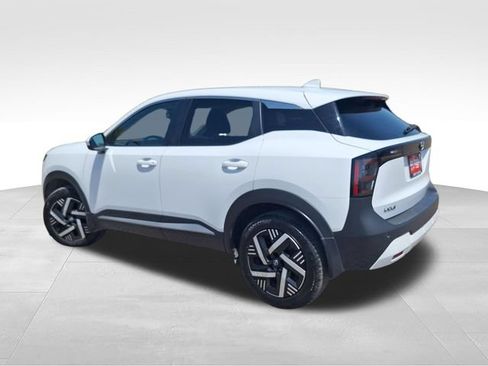 Certified 2025 Nissan Kicks SV FWD image 6