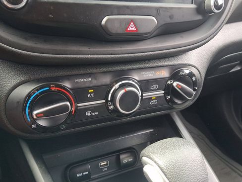 Used 2024 Kia Soul LX FWD image 31