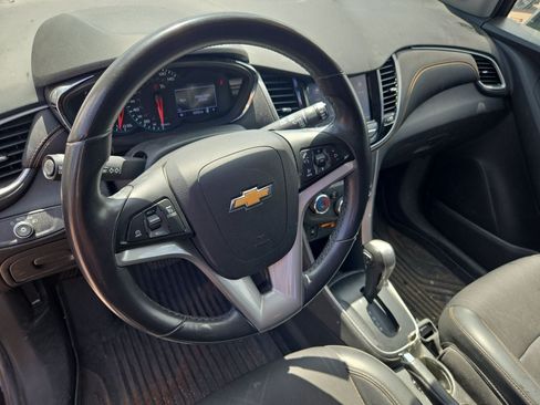 Used 2020 Chevrolet Trax LT w/ Driver Confidence Package AWD/4WD image 10