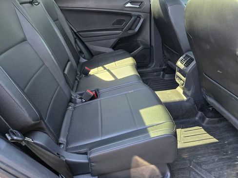 Used 2019 Volkswagen Tiguan SE w/ Panoramic Sunroof Package image 4