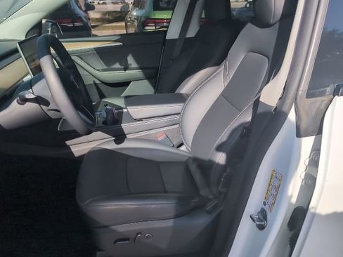 Used 2023 Tesla Model Y Long Range image 8