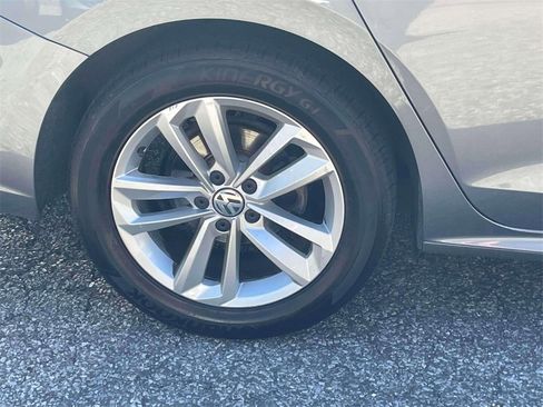 Used 2021 Volkswagen Passat 2.0T S image 9