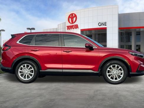 Used 2025 Honda CR-V EX image 3