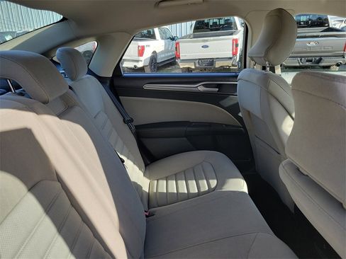 Used 2018 Ford Fusion S image 31