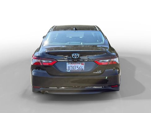Used 2021 Toyota Camry LE FWD image 4