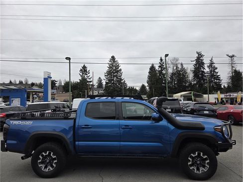 Used 2018 Toyota Tacoma TRD Off-Road w/ Technology Package image 1