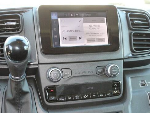 New 2025 RAM ProMaster 2500 w/ Convenience Group FWD image 29