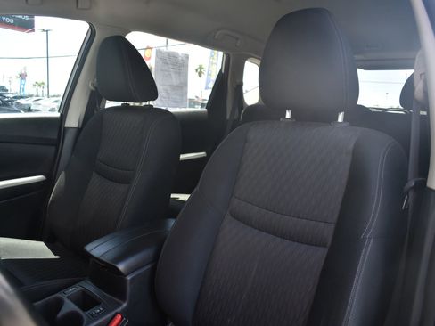 Used 2019 Nissan Rogue SV image 10