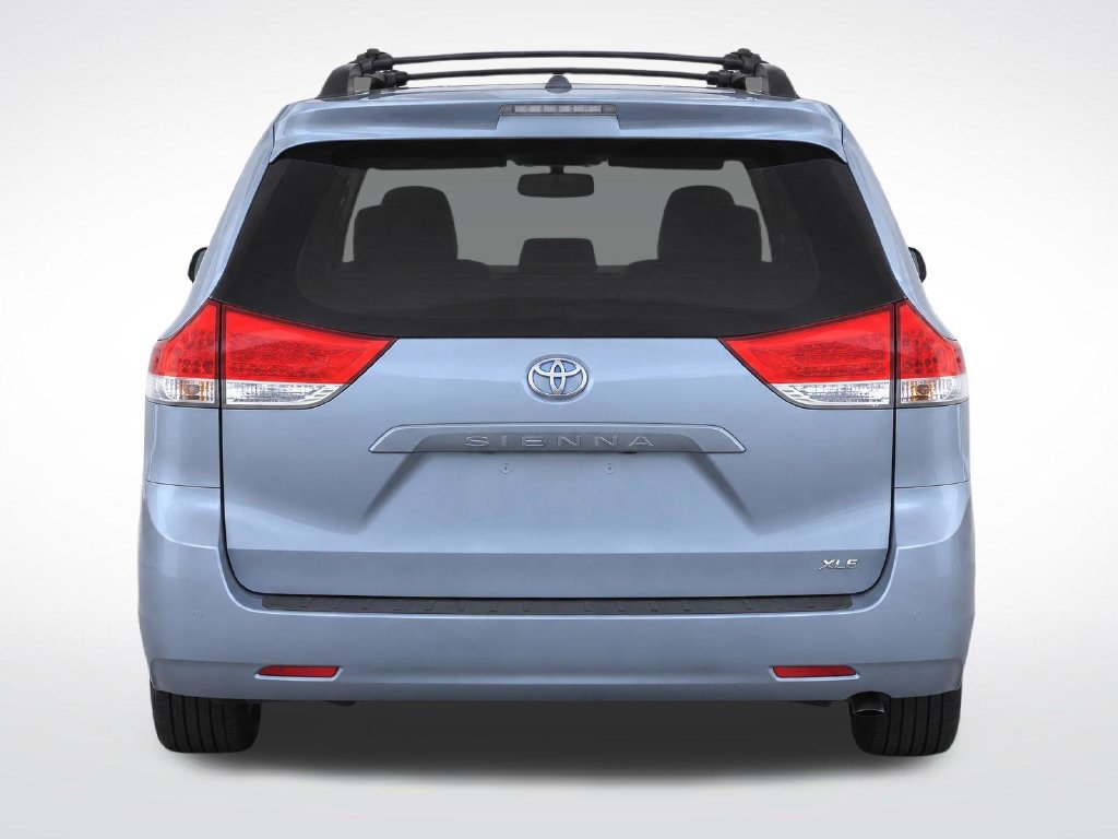 Used 2011 Toyota Sienna XLE FWD image 6