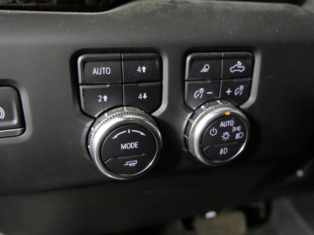 Used 2025 GMC Sierra 3500 Denali Ultimate AWD/4WD image 17