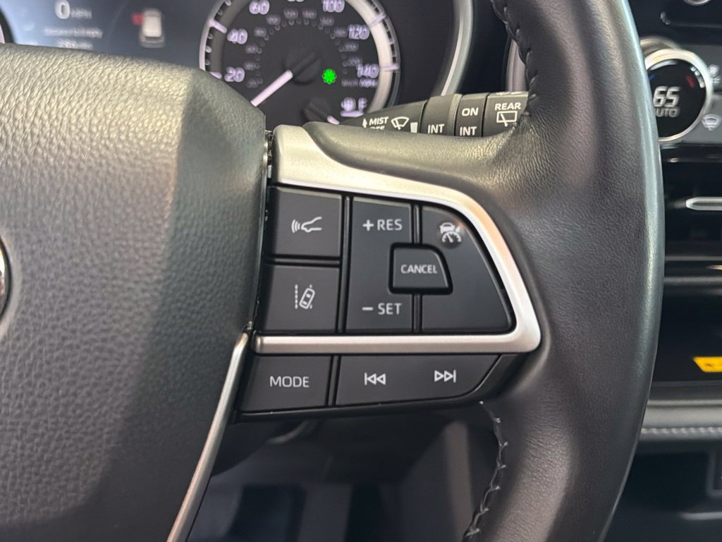 Used 2024 Toyota Highlander XSE AWD/4WD image 53