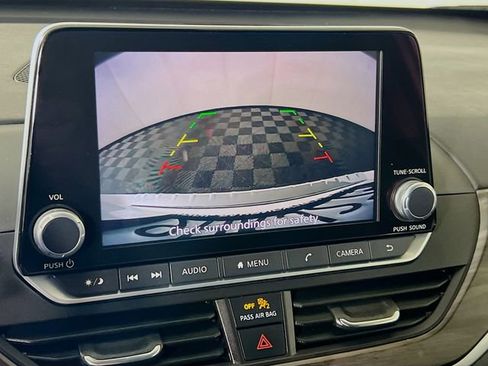 Used 2023 Nissan Altima 2.5 SV image 13