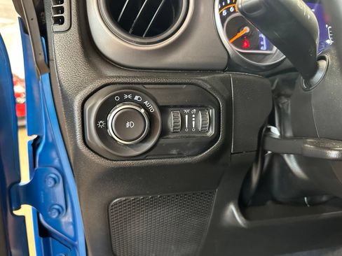 Used 2022 Jeep Wrangler Sport AWD/4WD image 22