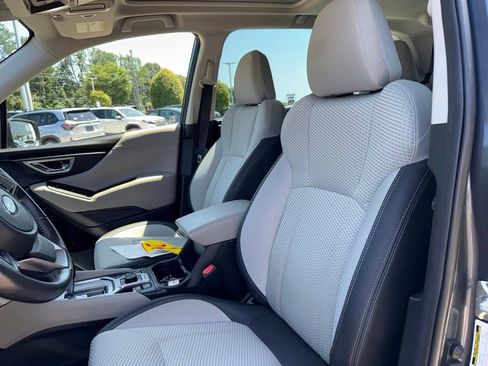 Used 2023 Subaru Forester Premium AWD/4WD image 11