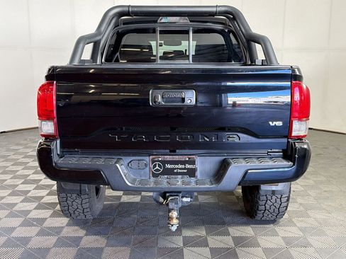 Used 2016 Toyota Tacoma TRD Sport image 10