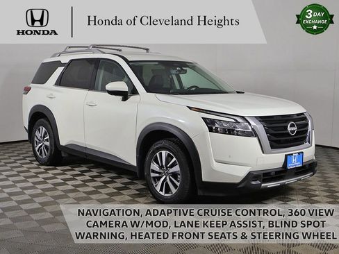 Used 2023 Nissan Pathfinder SL image 1