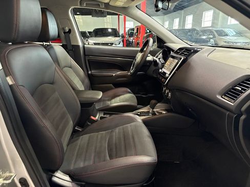 Used 2025 Mitsubishi Outlander Sport ES AWD/4WD image 27