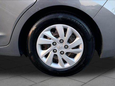 Used 2018 Hyundai Elantra SE FWD image 11