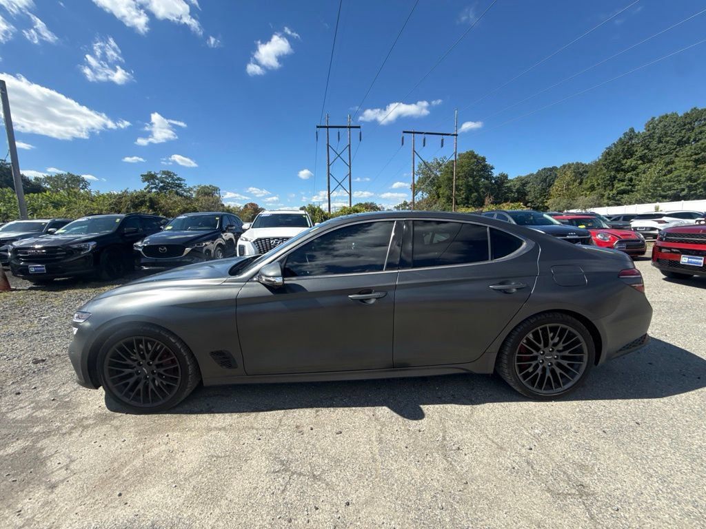 Used 2022 Genesis G70 3.3T Launch Edition RWD image 9