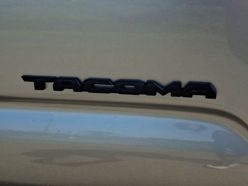 Certified 2023 Toyota Tacoma TRD Sport AWD/4WD image 31