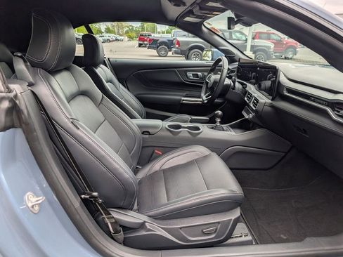Used 2025 Ford Mustang GT Premium w/ GT Performance Package RWD image 18