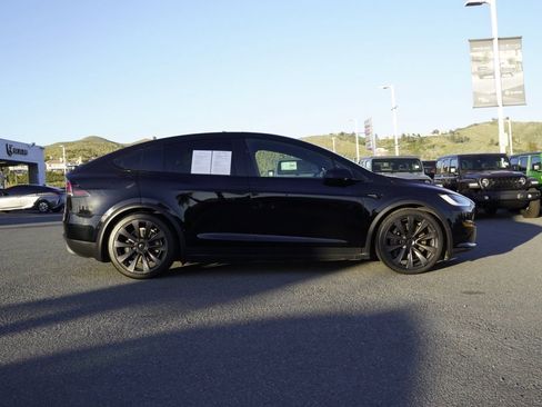 Used 2022 Tesla Model X Plaid image 3