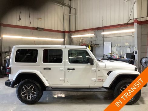 Used 2024 Jeep Wrangler Unlimited Sahara w/ Technology Group AWD/4WD image 6