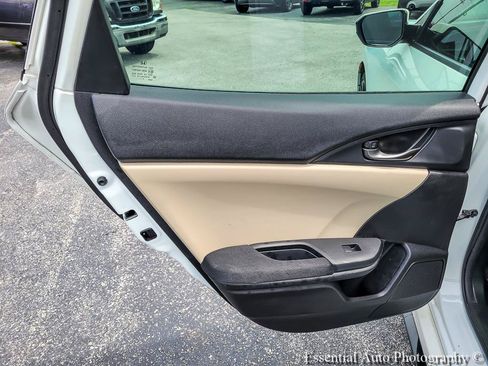 Used 2018 Honda Civic Sport image 24