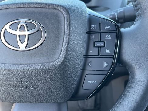 Used 2024 Toyota bZ4X XLE image 23