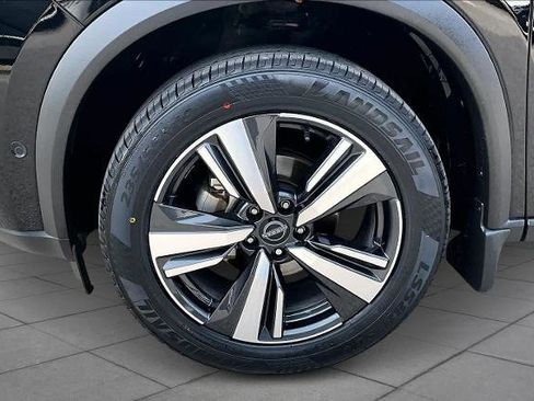 Certified 2022 Nissan Rogue Platinum w/ Head-Up Display Package image 11