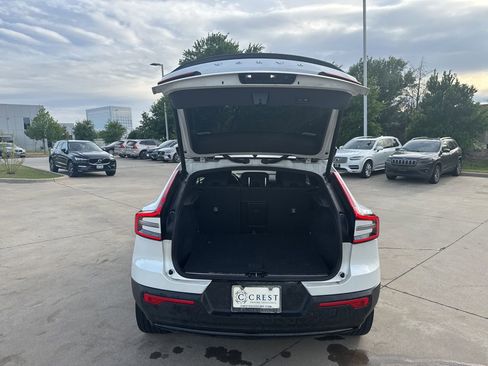 Used 2023 Volvo C40 P8 Recharge Plus image 7