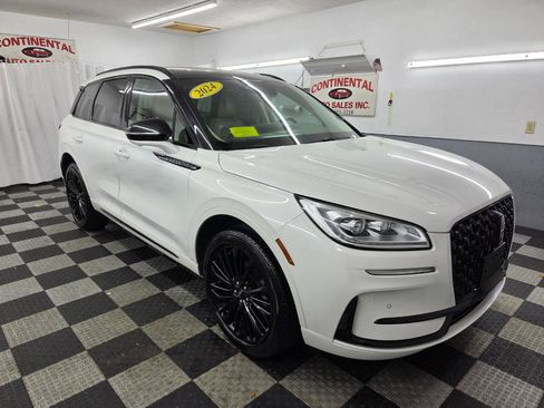 Used 2024 Lincoln Corsair Reserve w/ Equipment Group 201A AWD/4WD image 9