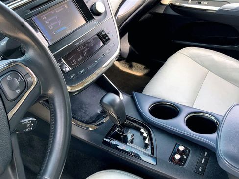 Used 2013 Toyota Avalon XLE Touring FWD image 16