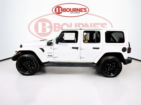 Used 2023 Jeep Wrangler Unlimited Sahara w/ Cold Weather Group image 7