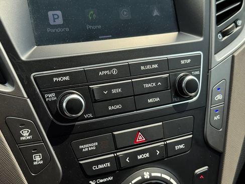 Used 2017 Hyundai Santa Fe Sport FWD image 32
