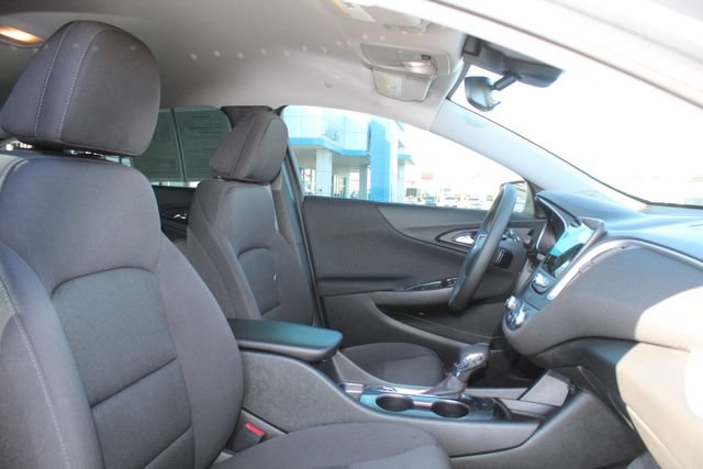 Used 2023 Chevrolet Malibu RS FWD image 12