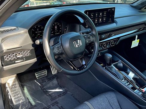 Used 2025 Honda Accord Sport image 13