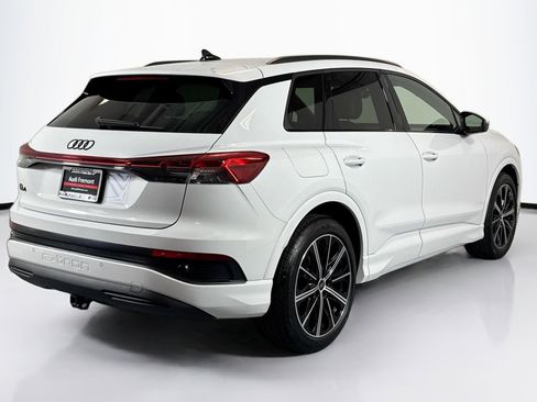 Used 2025 Audi Q4 e-tron Premium Plus image 5