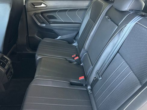 Used 2023 Volkswagen Tiguan SE FWD image 13