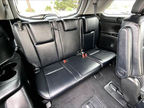 Used 2019 Toyota Highlander XLE image 27