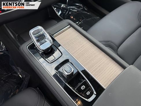 Used 2025 Volvo XC90 B6 Plus AWD/4WD image 21